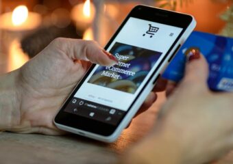 A história do E-commerce e como ele mudou o jeito de comprar (e vender) no Brasil